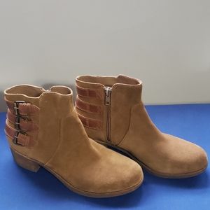 UGG Brown/Chestnut  bootie-Size 9